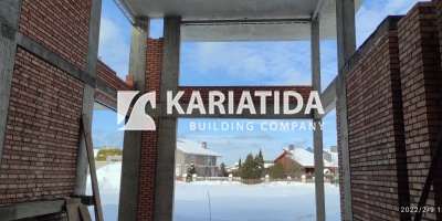 Работы по кирпичной кладке наружных стен в частном загородном доме. Работы по кирпичной кладке наружных стен в частном загородном доме.