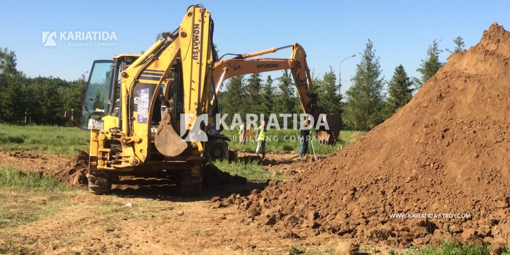 Разработка грунта котлована, подготовка площадки под строительство загородного дома. Разработка грунта котлована, подготовка площадки под строительство загородного дома.