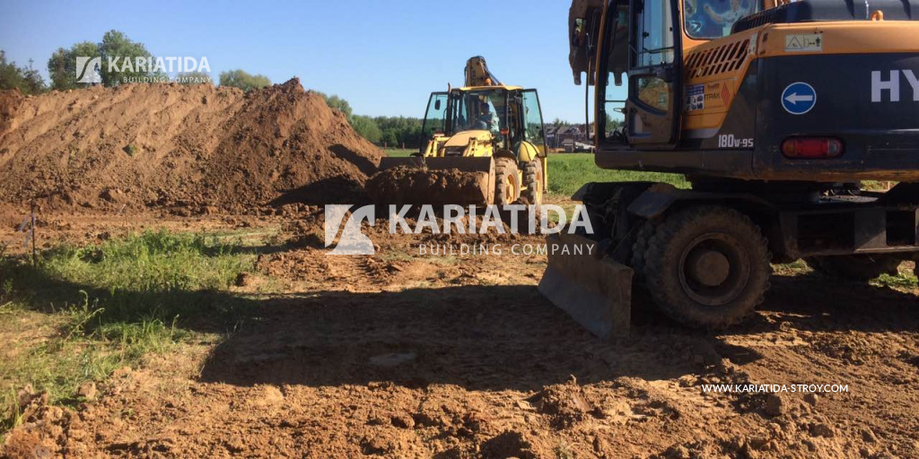 Разработка котлована под фундамент загородного дома. Разработка котлована под фундамент загородного дома.